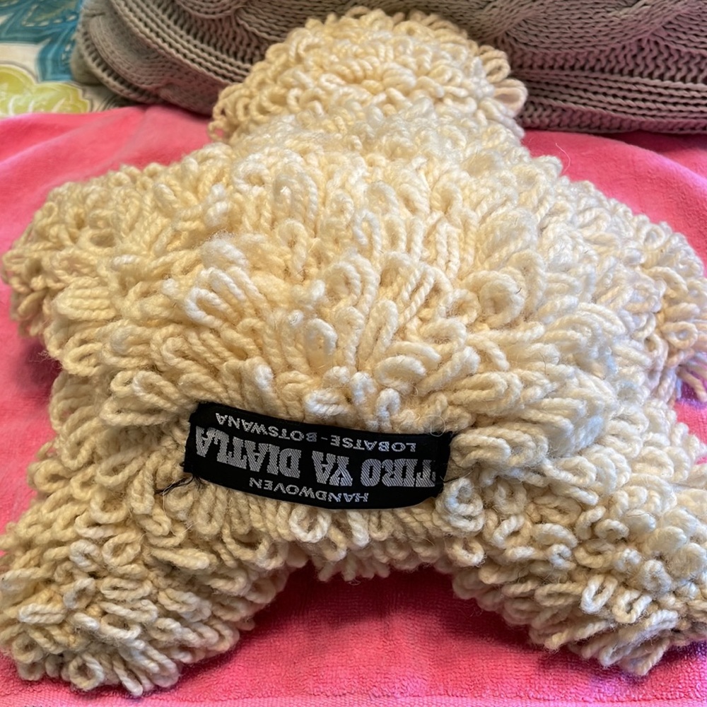 Handwoven TIRO YA DIATLA Lobatse-Botswana Bear with passport - Picture 5 of 12